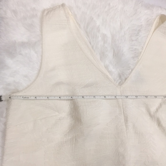 ❤️ PALM PRINT IVORY TANK NWT MEDIUM - Picture 16 of 16